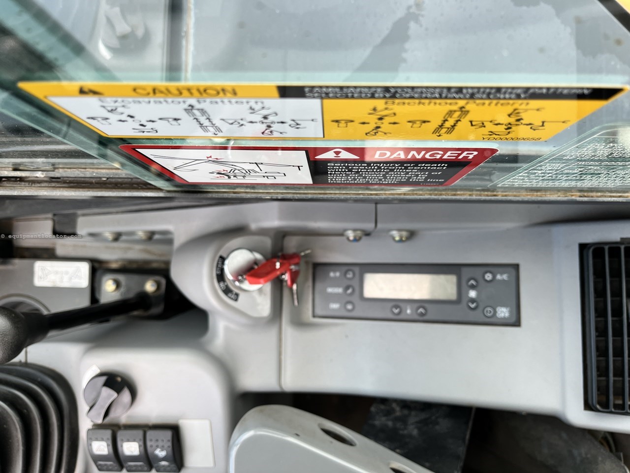 2018 John Deere 35G Image 20