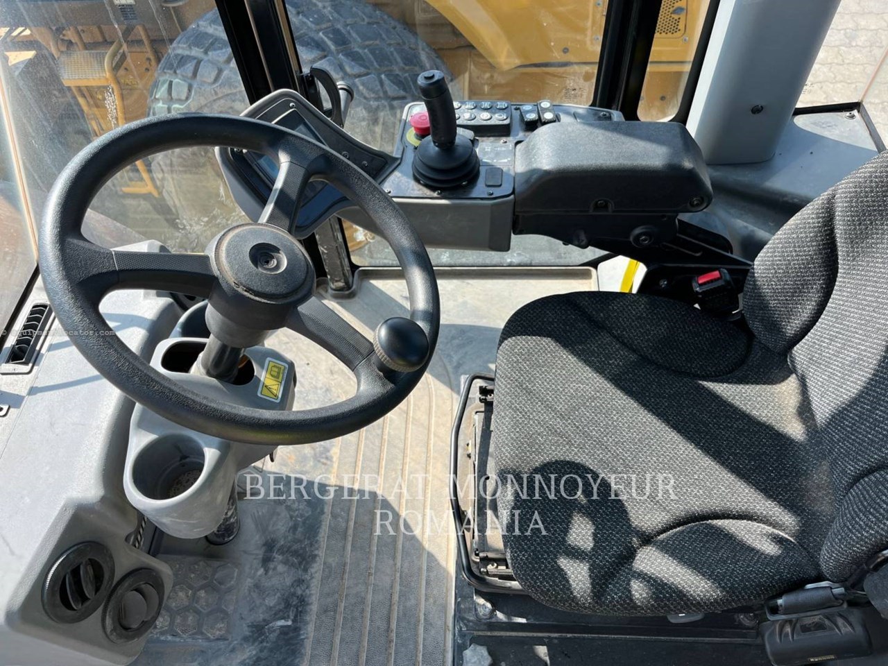 2018 Caterpillar CS56B Image 7