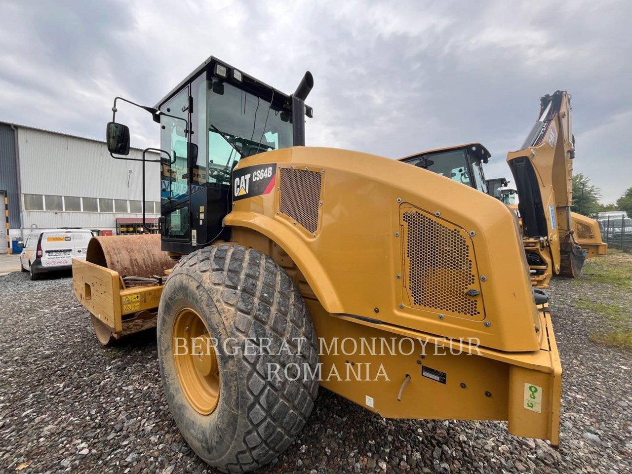 2019 Caterpillar CS64B Image 4