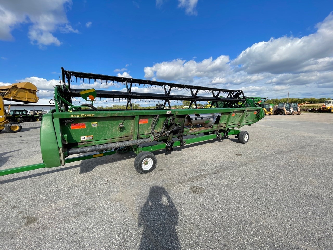 2004 John Deere 625F Image 2