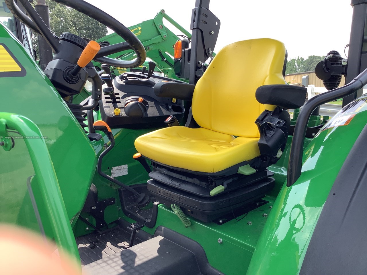 2024 John Deere 5100E Image 7
