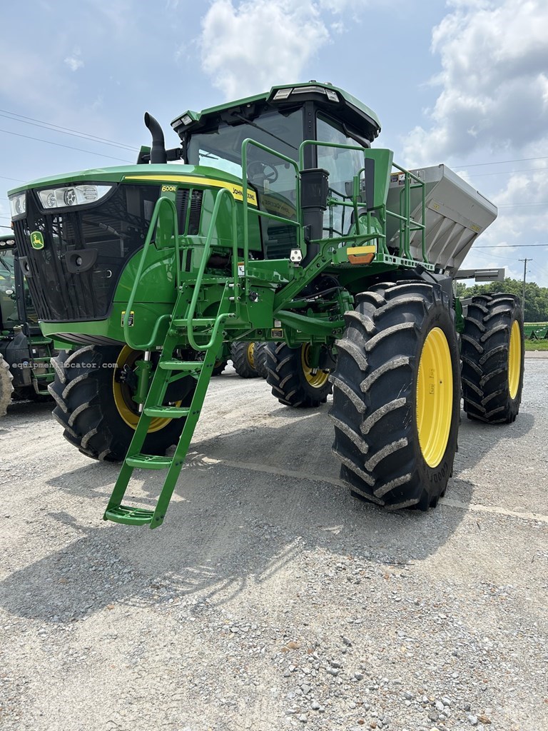 2023 John Deere 600R Image 3