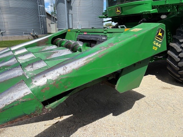 John Deere 444 Image 11