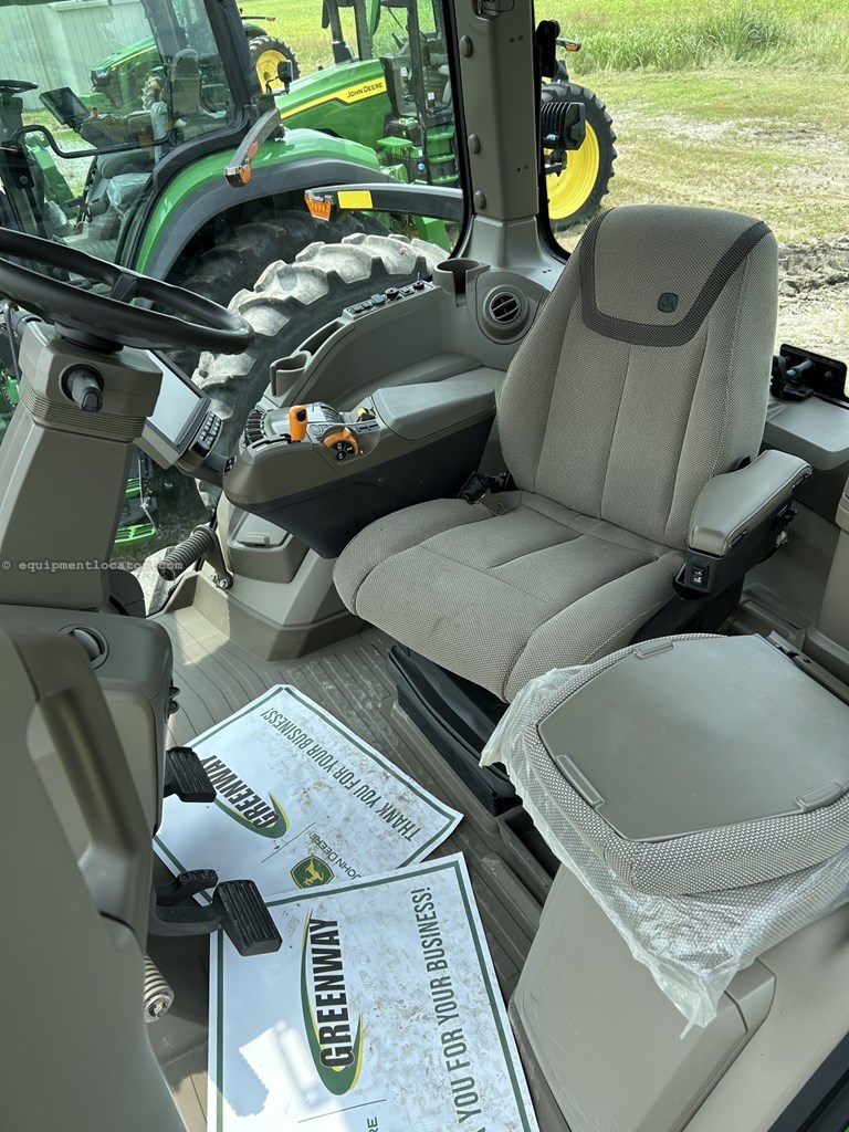 2023 John Deere 8RT 370 Image 6