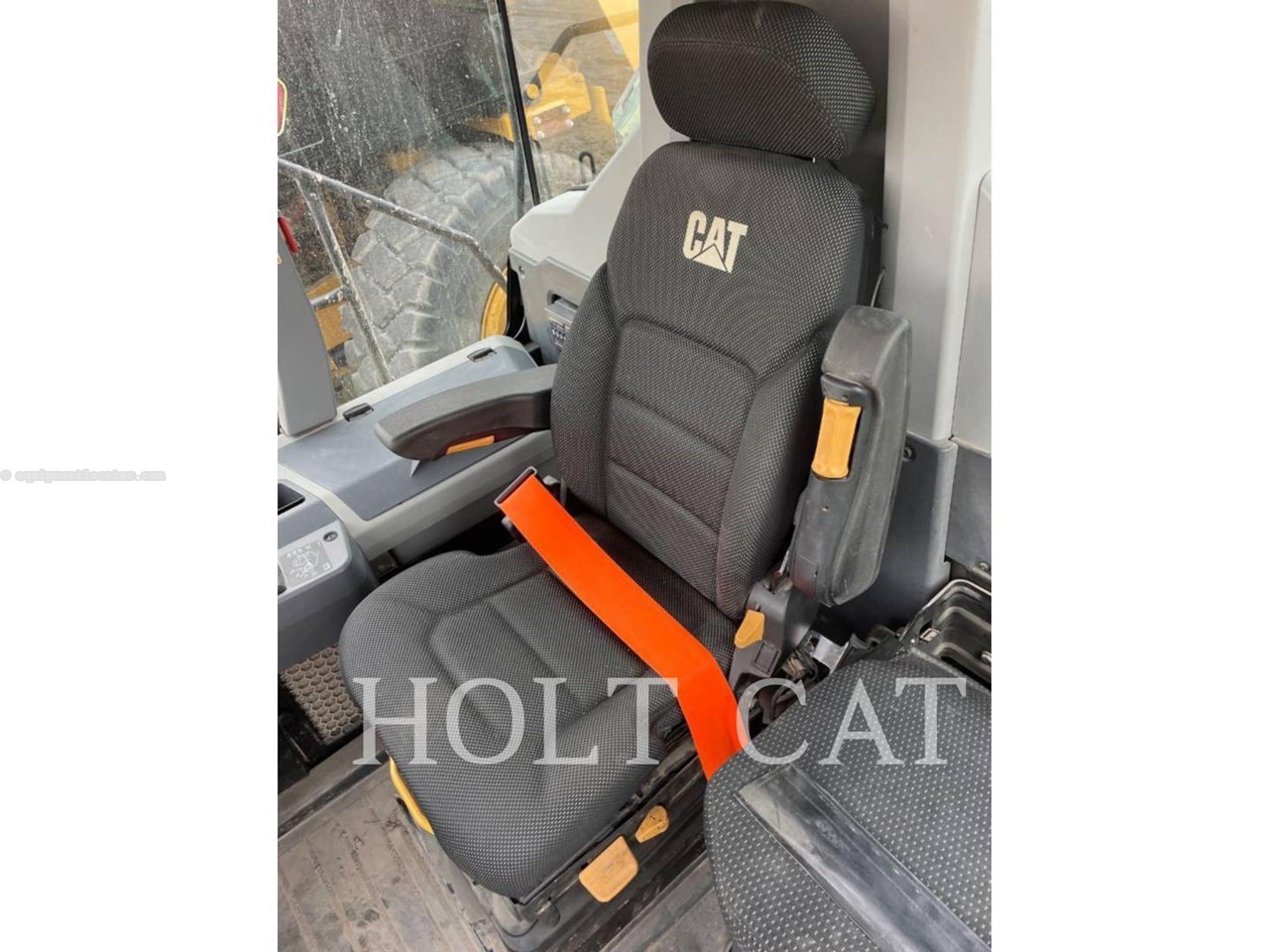 2023 Caterpillar 730 Image 7