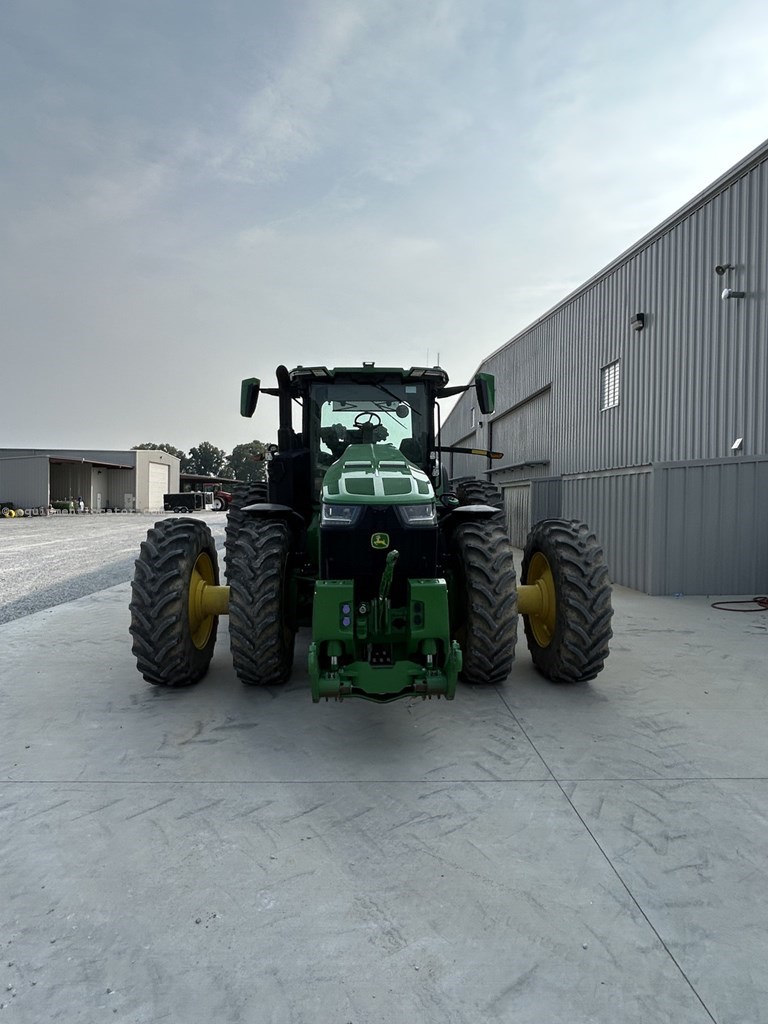 2023 John Deere 8R 310 Image 3