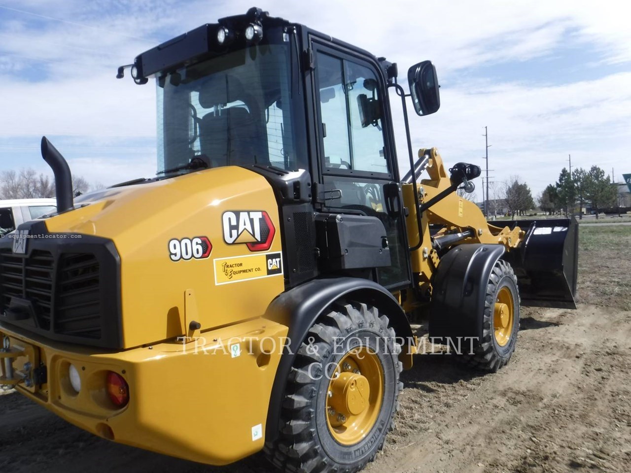 2025 Caterpillar 906 Image 3