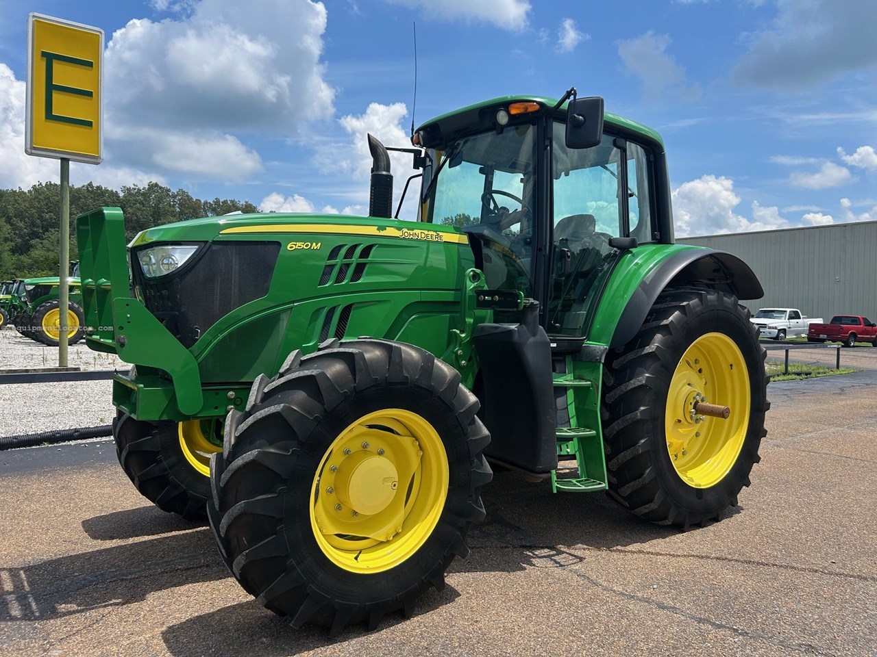 2015 John Deere 6150M Image 2