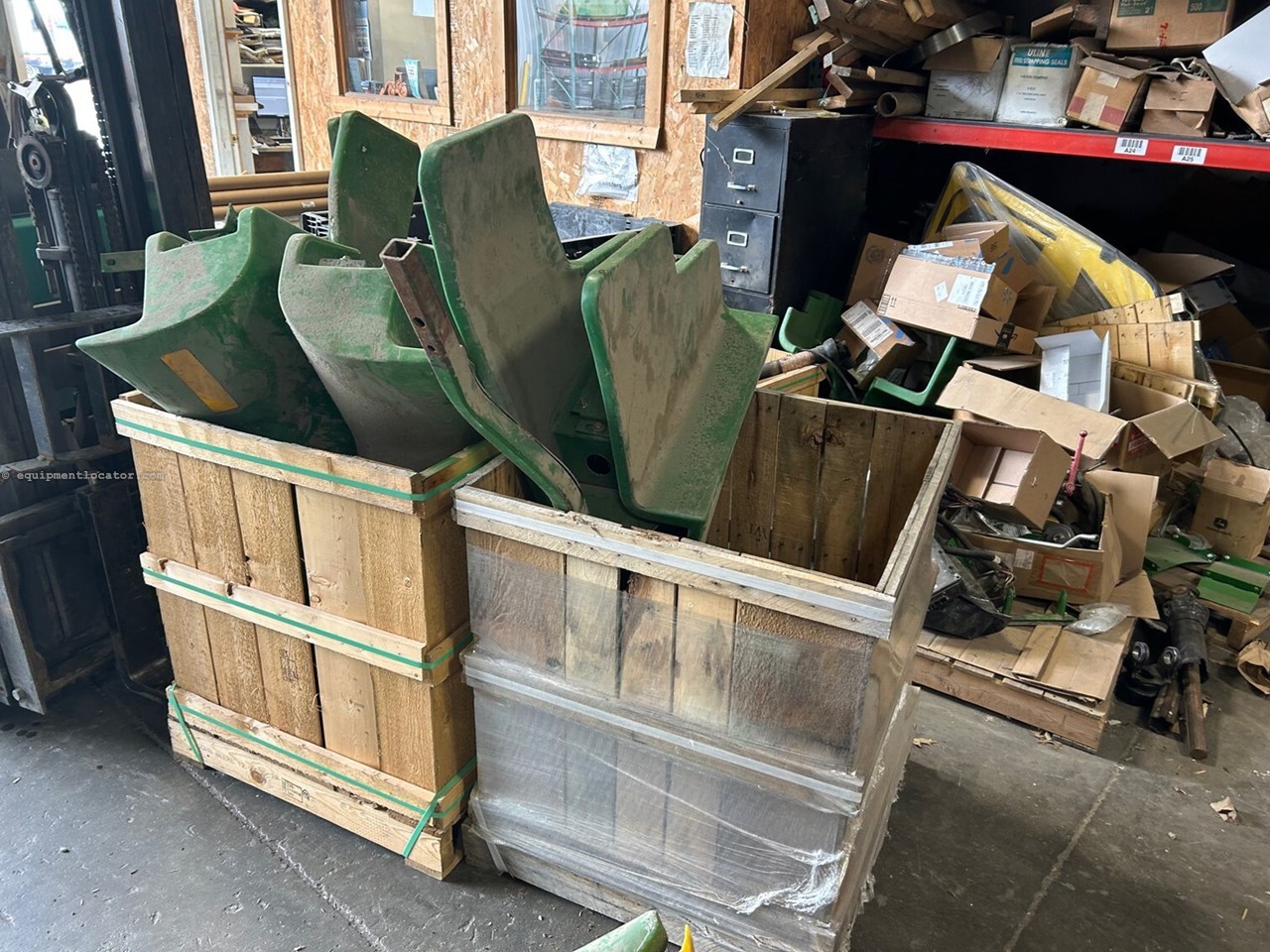 John Deere H152415/H152416 poly divider 900F Image 2