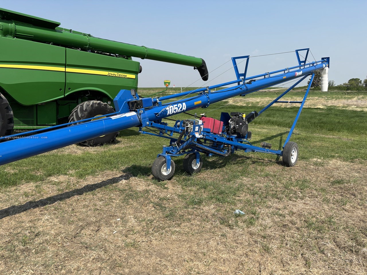 2023 Brandt 1052 Image 6