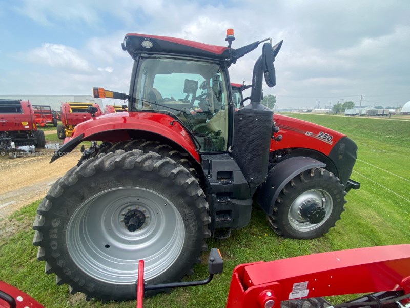 2021 Case IH Magnum 250 AFS Image 3