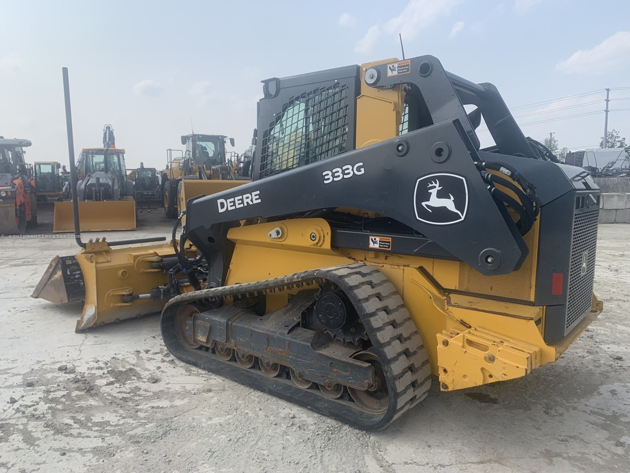 2023 John Deere 333G Image 7