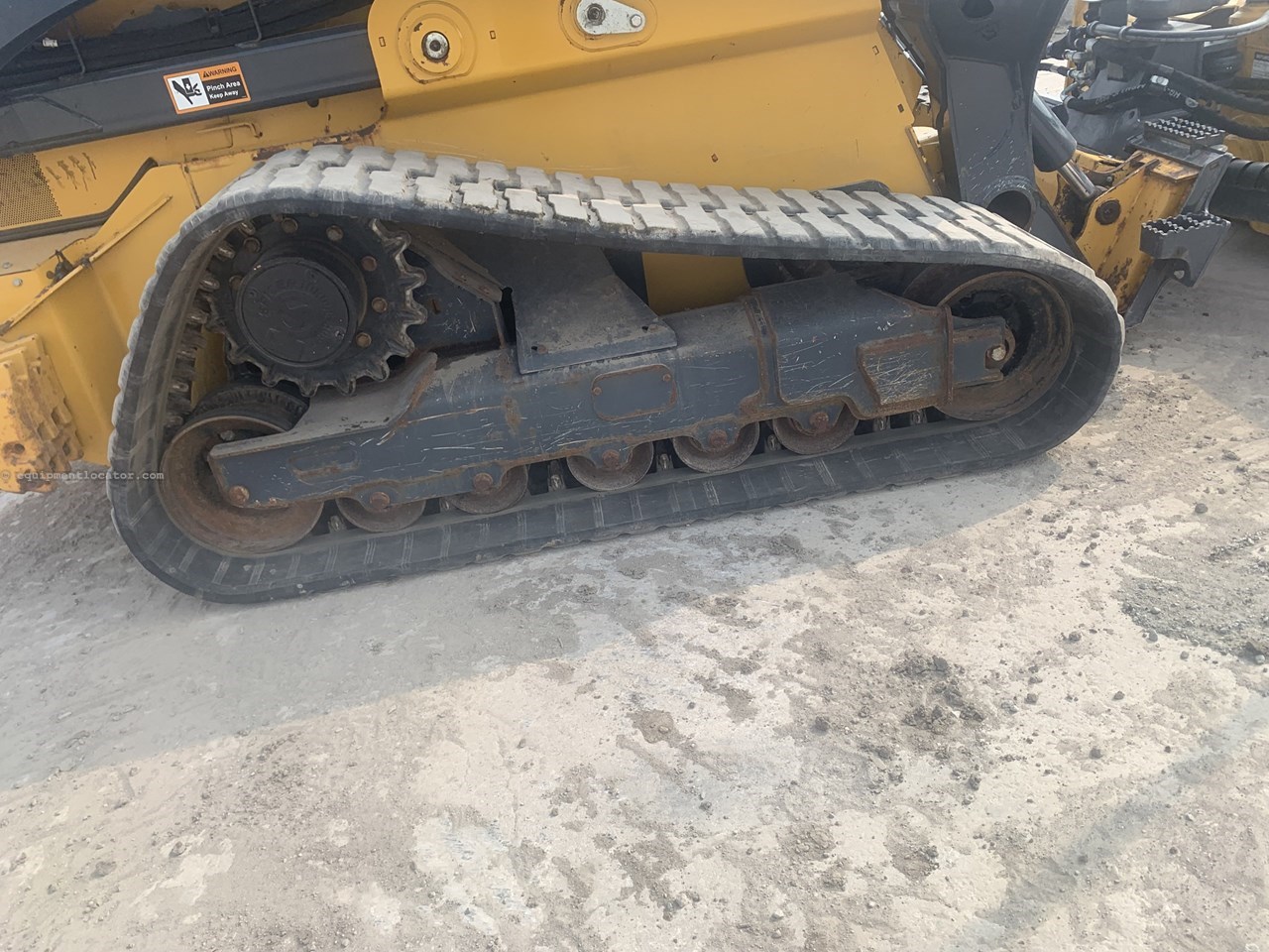 2023 John Deere 333G Image 8