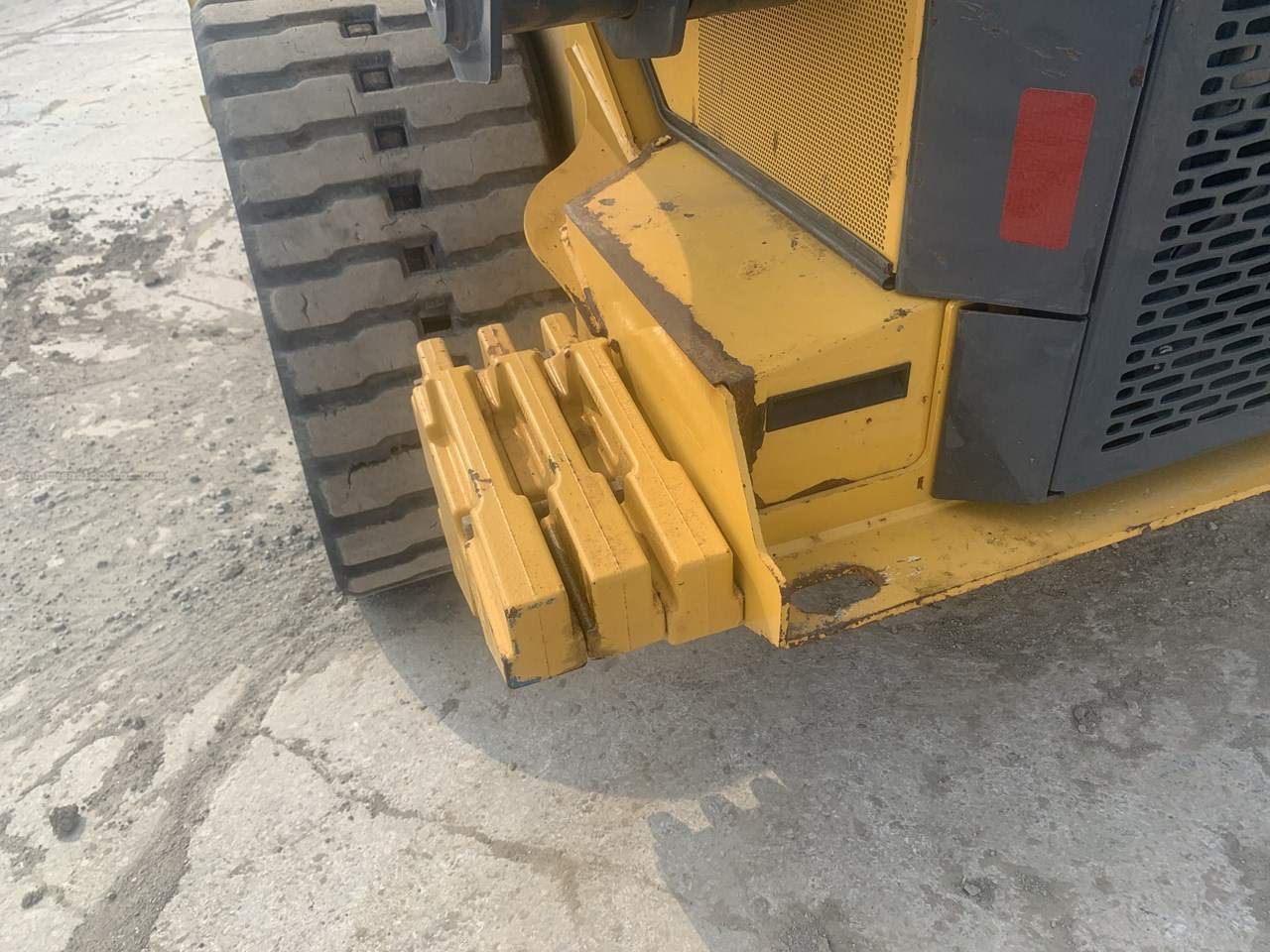 2023 John Deere 333G Image 9