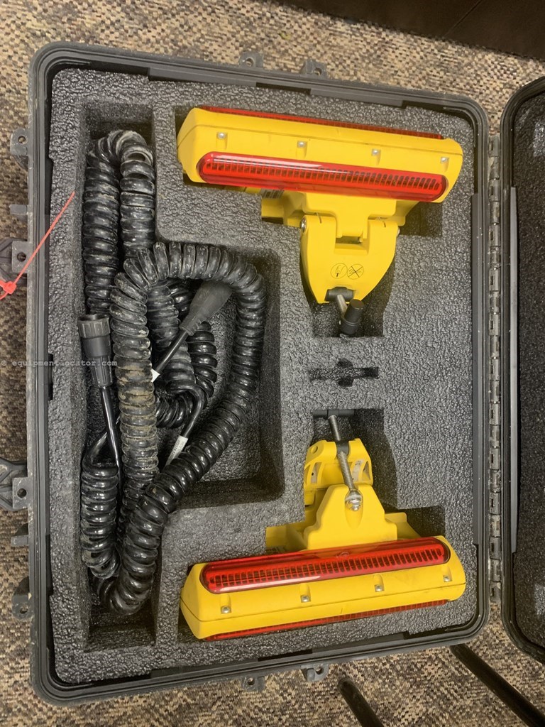 2023 John Deere 333G Image 17