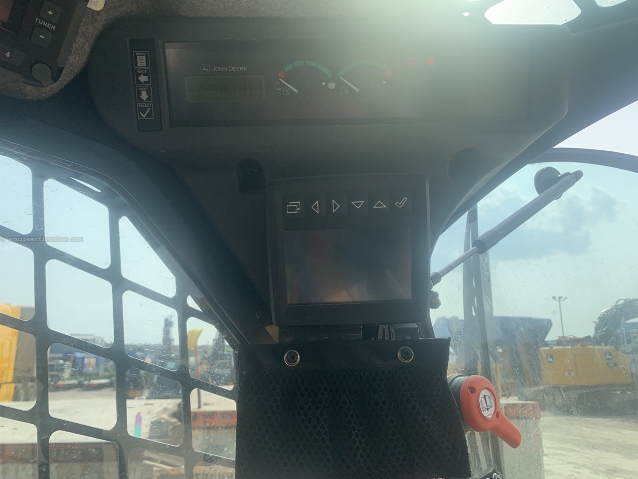 2023 John Deere 333G Image 25