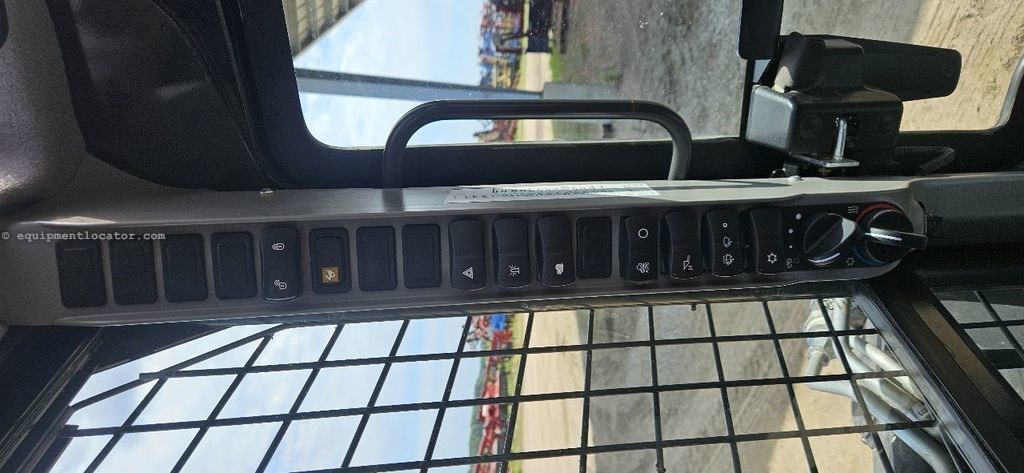 2023 New Holland L328 Image 2