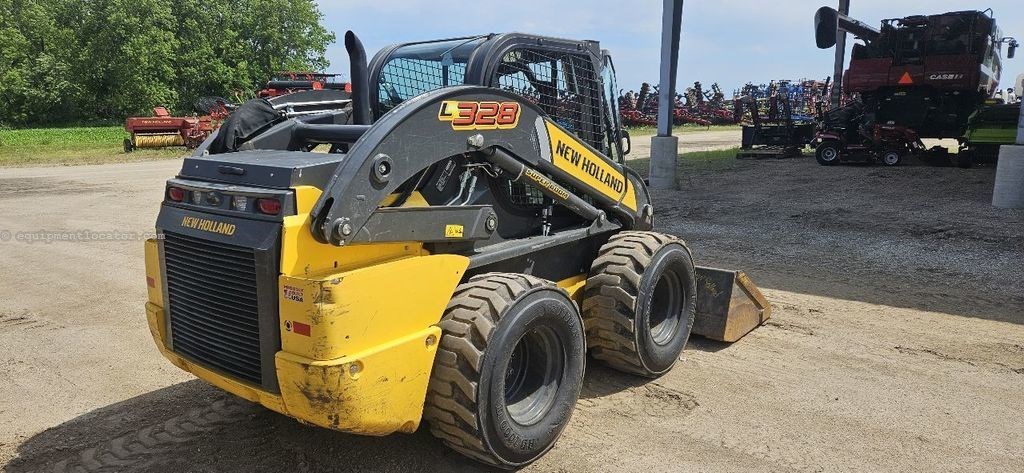 2023 New Holland L328 Image 6