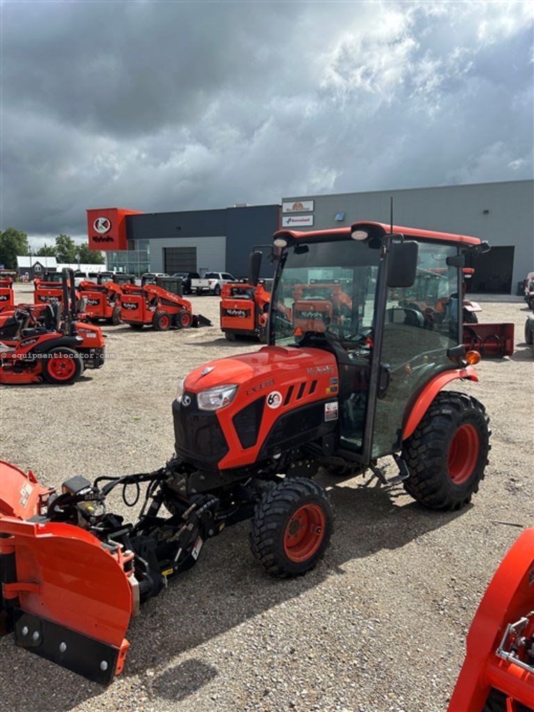 2022 Kubota LX3310HSDCC Image 4