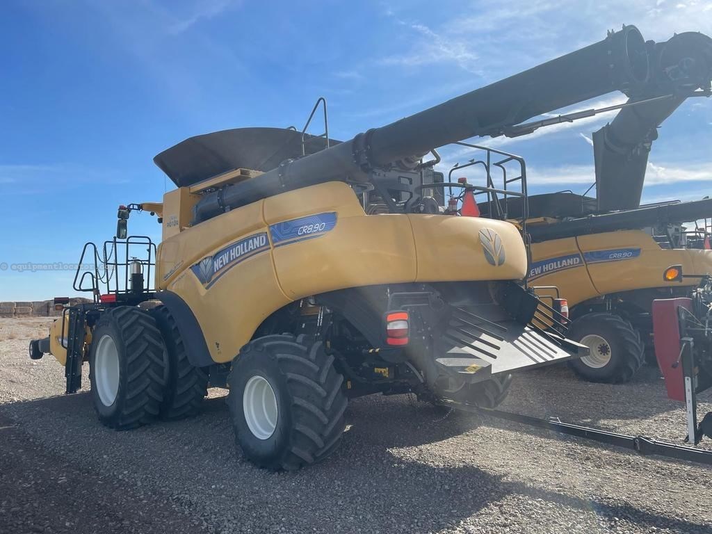 2022 New Holland CR8.90 Image 2