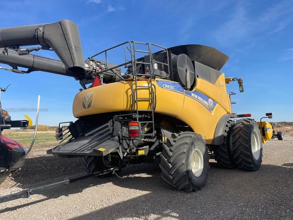 2022 New Holland CR8.90 Image 3