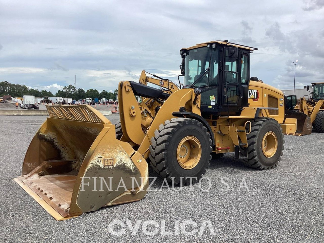 2022 Caterpillar 930 Image 2