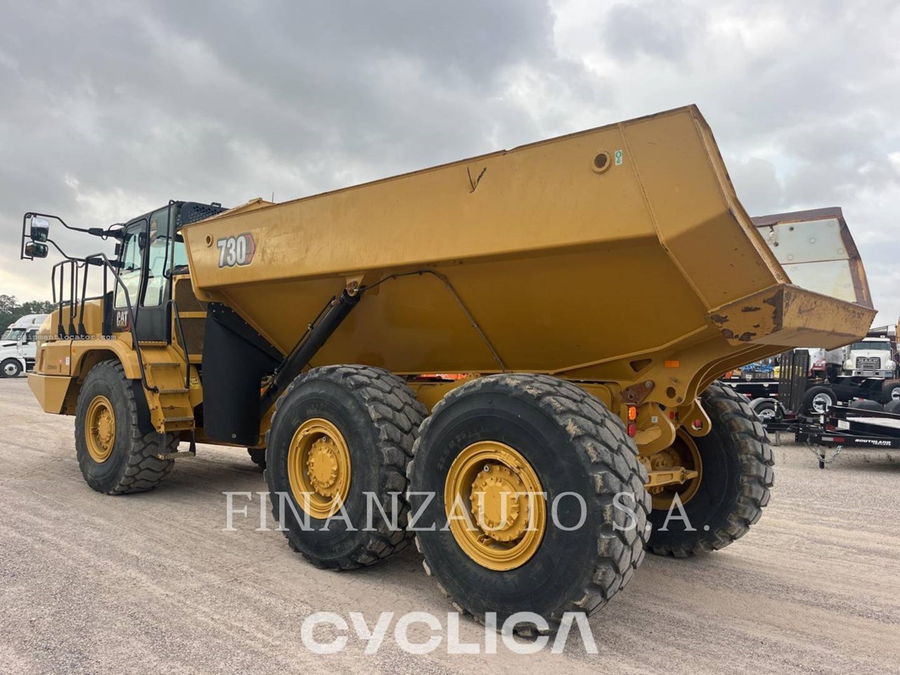 2021 Caterpillar 730 Image 4