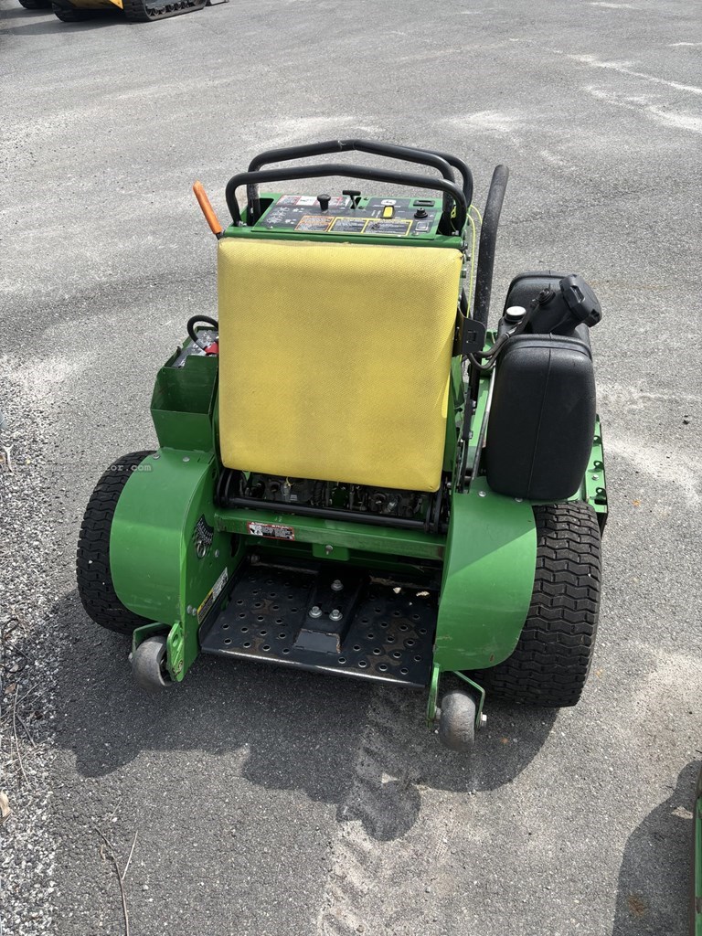 2019 John Deere 652R Image 3