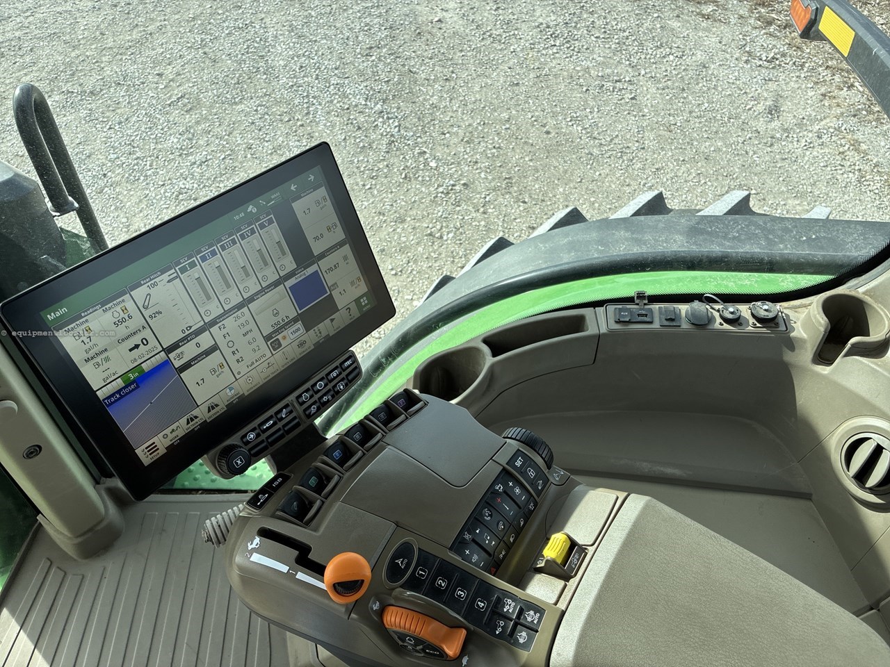 2024 John Deere 8R 250 Image 11