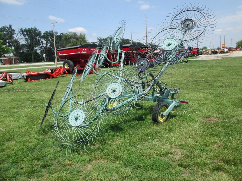 2011 Frontier 702 Image 5