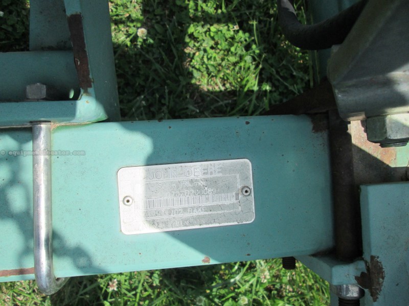 2011 Frontier 702 Image 8