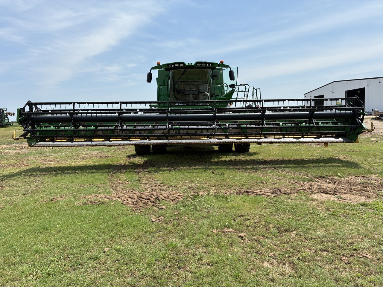 2010 John Deere 635F Image 7