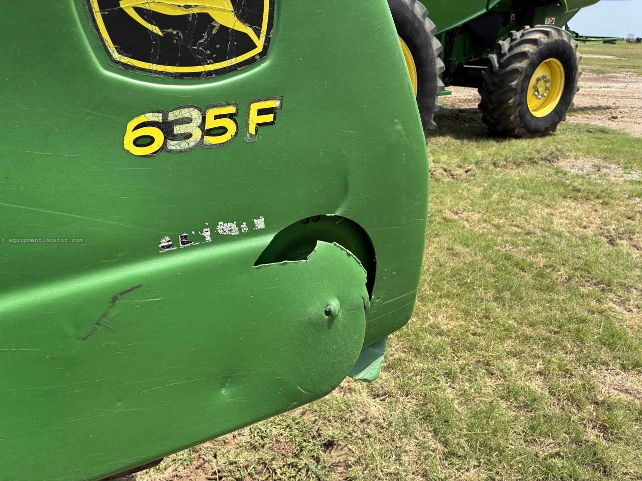 2010 John Deere 635F Image 10