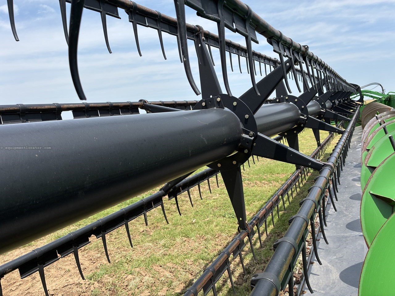 2010 John Deere 635F Image 28