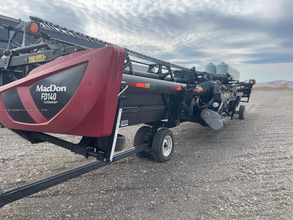 2018 MacDon FD140 Image 2