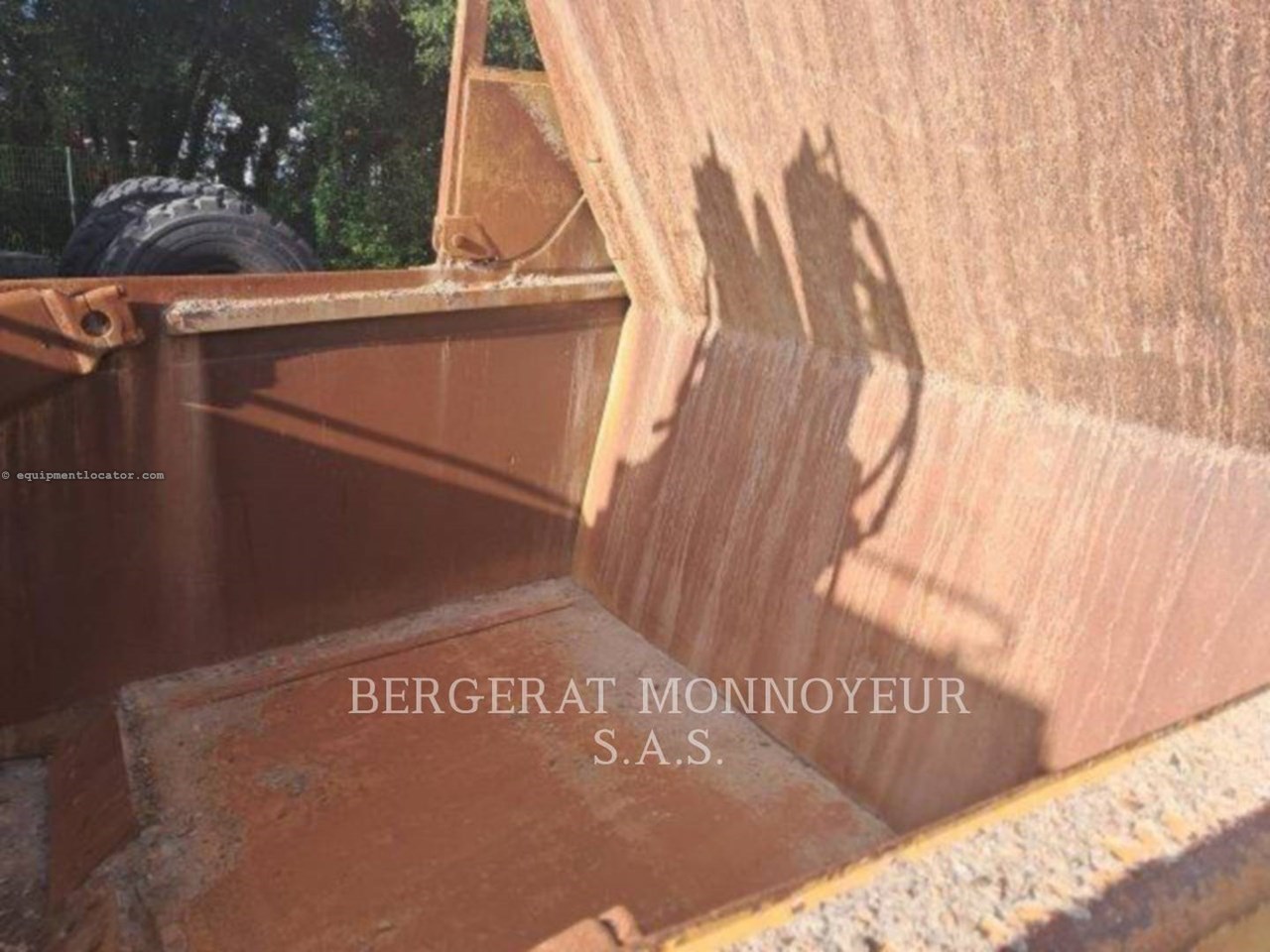 1997 Caterpillar 621F Image 2