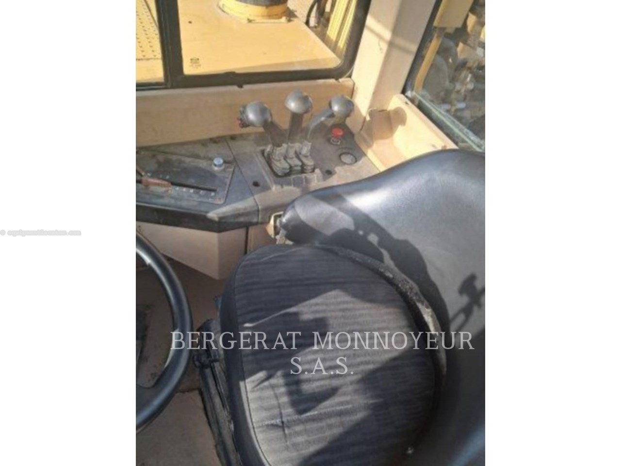 1997 Caterpillar 621F Image 8