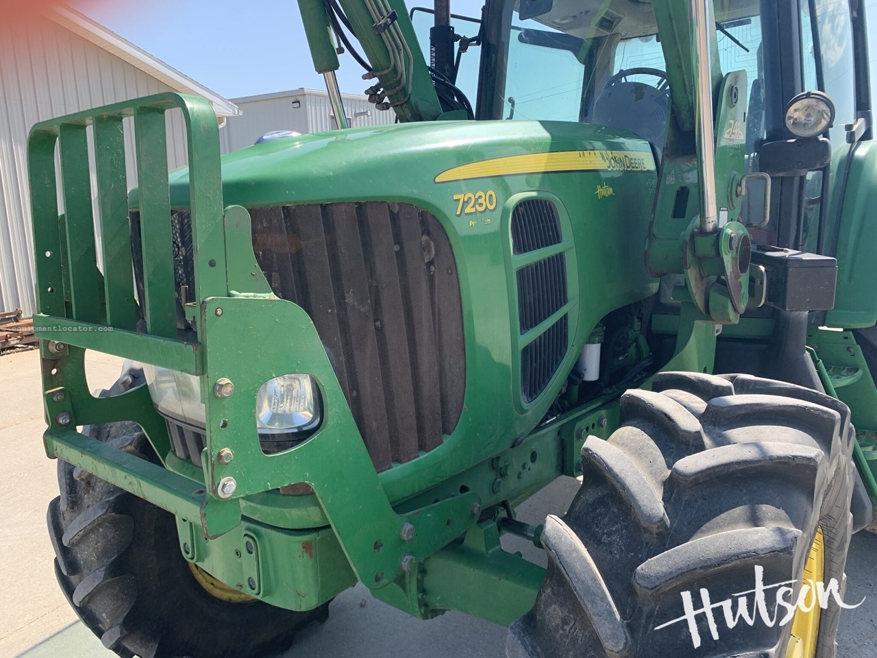 2011 John Deere 7230 Premium Image 16