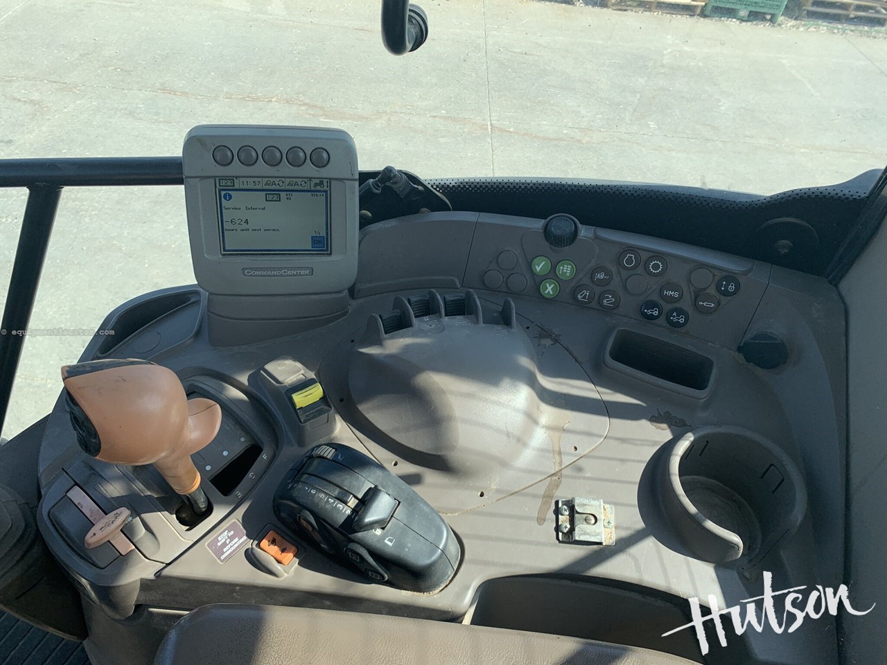 2011 John Deere 7230 Premium Image 22