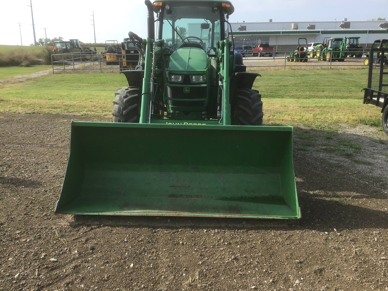 2019 John Deere 5100M Image 2