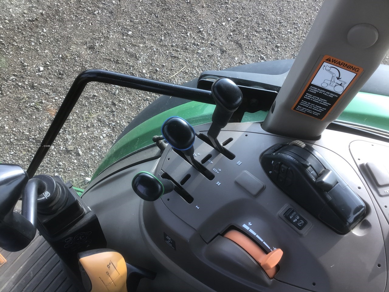 2019 John Deere 5100M Image 9