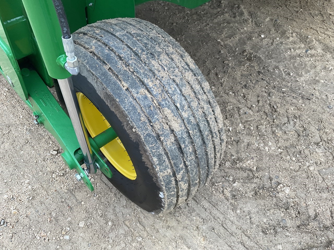 2024 John Deere C400 Image 30