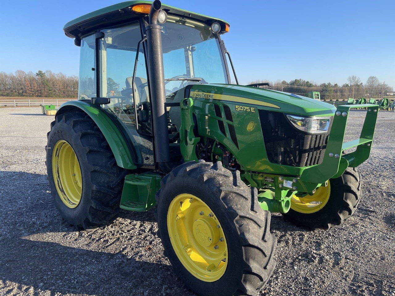 2023 John Deere 5075E Image 2