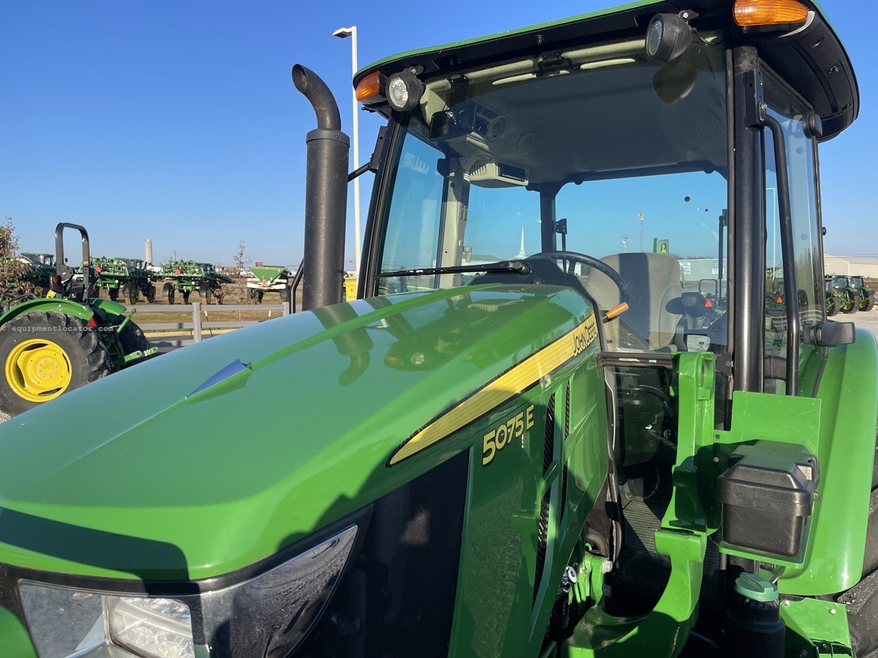 2023 John Deere 5075E Image 6