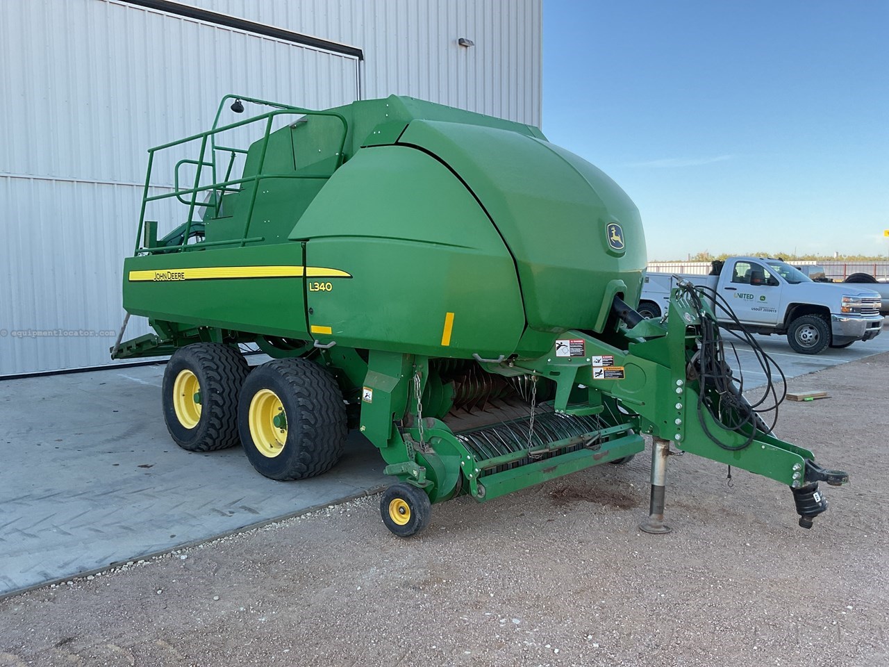 2017 John Deere L340 Image 10