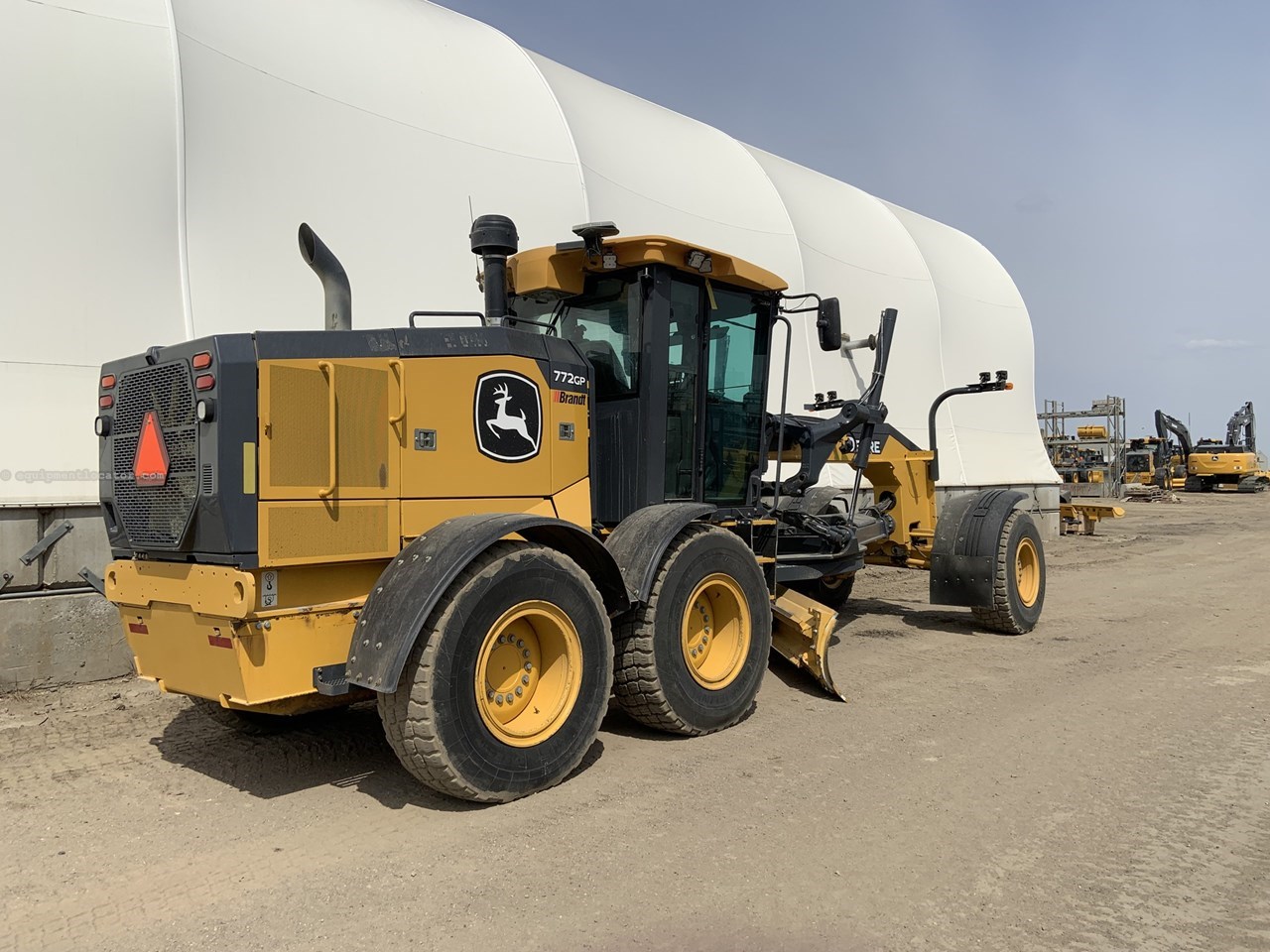 2021 John Deere 772G Image 3