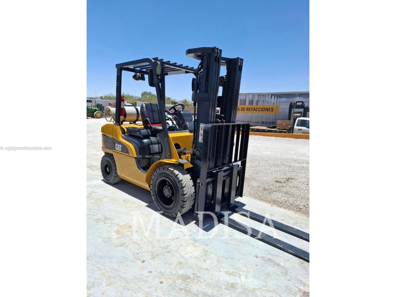 2015 Mitsubishi GP30N5 Image 2