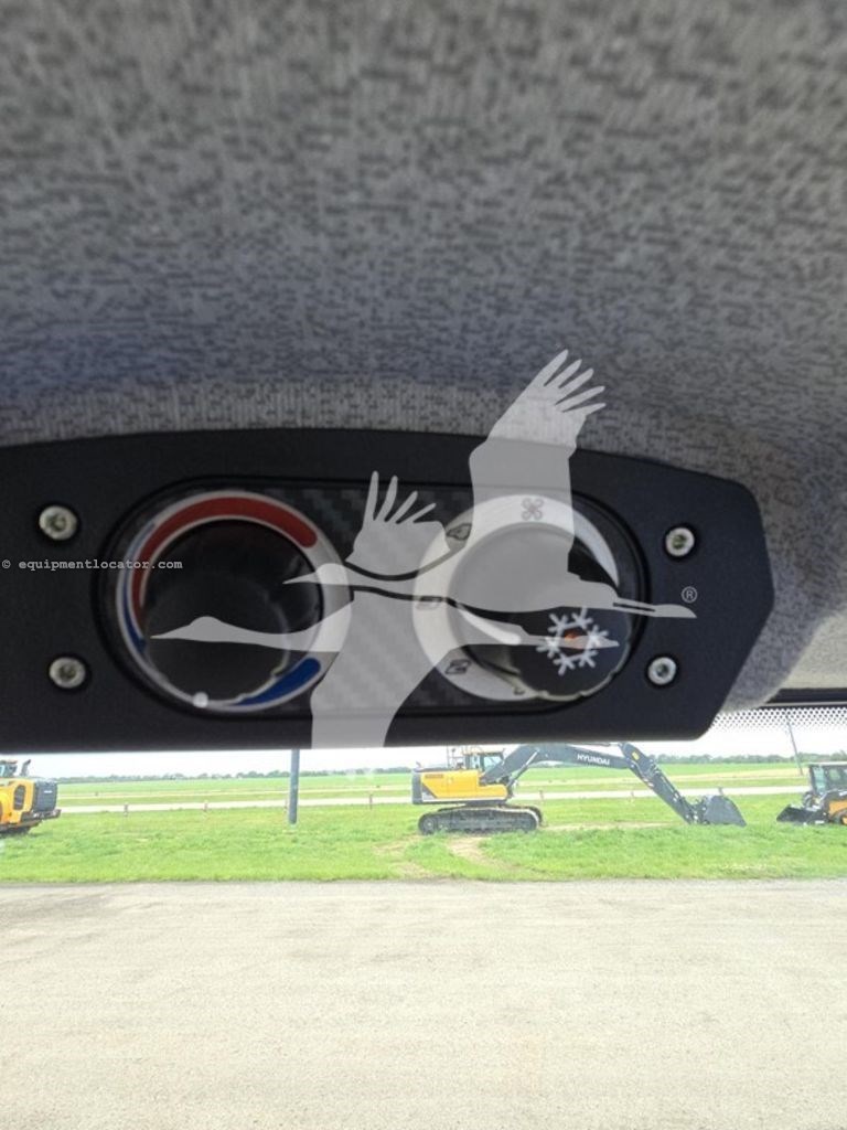 2025 New Holland WORKMASTER 75 Image 3