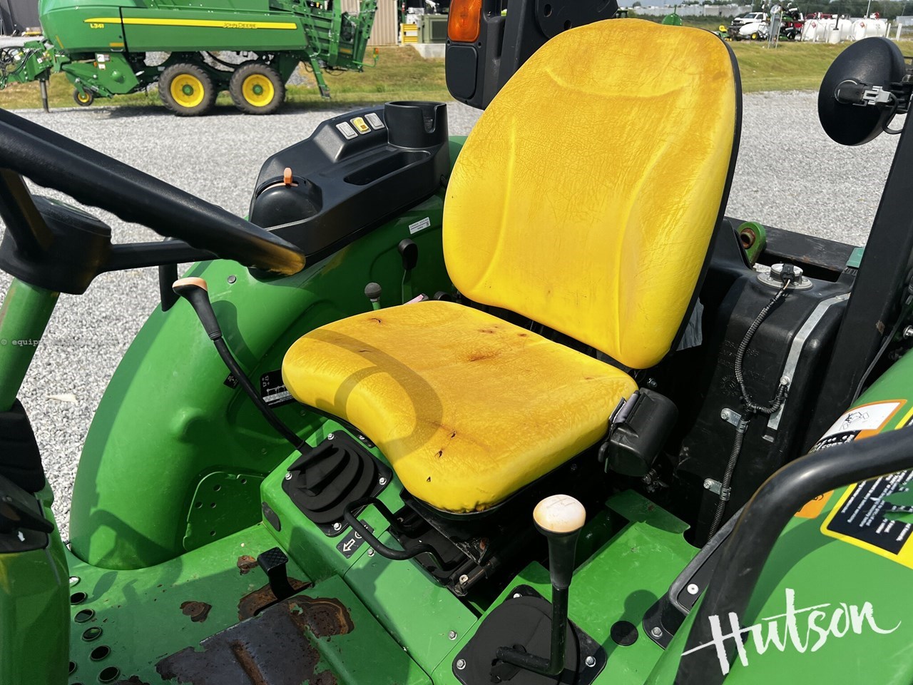 2022 John Deere 5055E Image 10