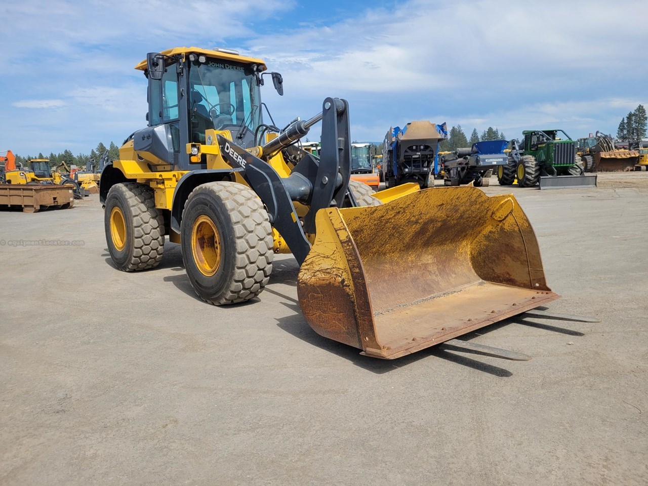 2022 John Deere 544 P Image 4